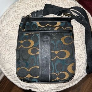 Coach bag, in great condition just small imperfection by the zipper